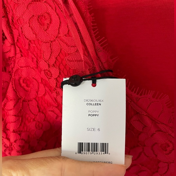Stunning DVF Colleen Lace Dress in color Poppy / red Size 6 - Picture 3 of 6